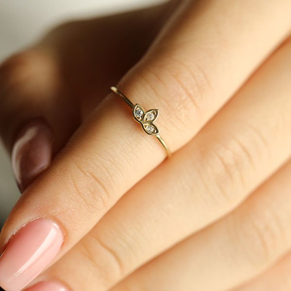 Adira 3 Yaprak Altın Kolye