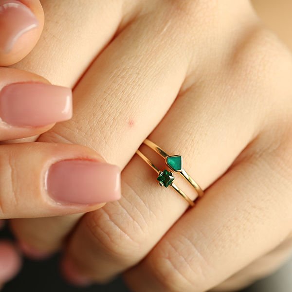 14 ayar altın Tourmaline Yeşil Üçgen Altın Yüzük