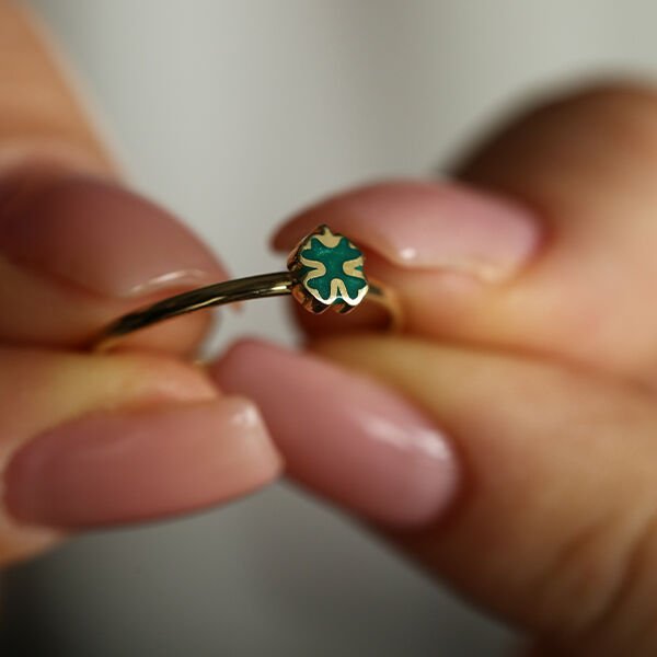 Emerald Yeşil Altın Yüzük