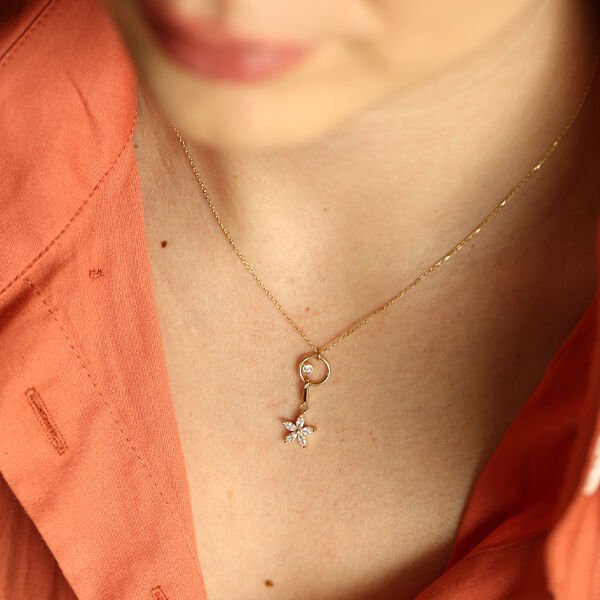 Cercle Flower Altın Kolye