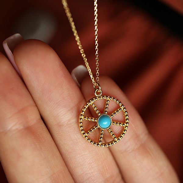 Leila Blue Altın Kolye