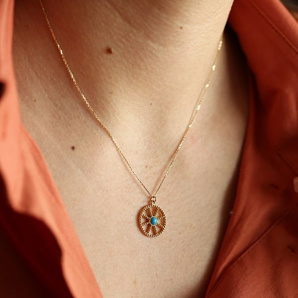 Leila Blue Altın Kolye