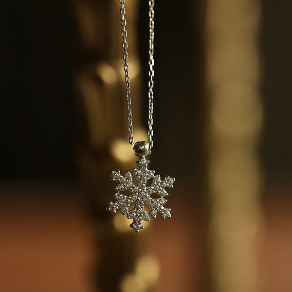 Kar Tanesi Kolye