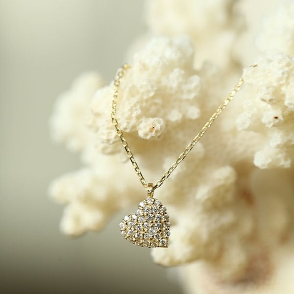 Kalp Figürlü Taşlı Altın Kolye