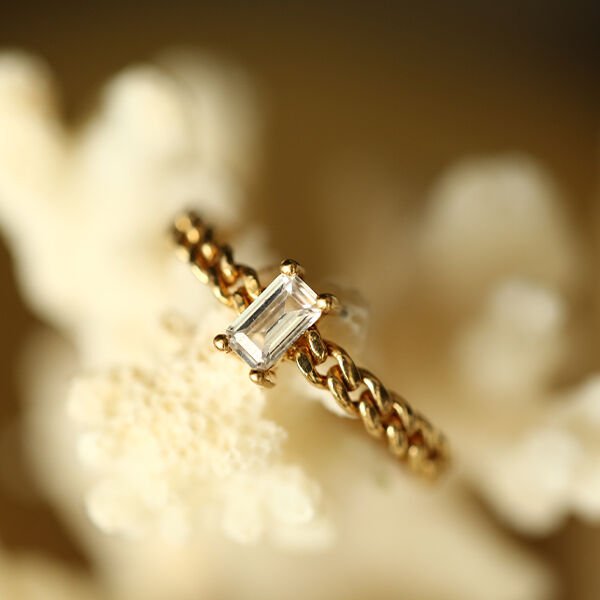 Taş Detaylı Zincir Altın Yüzük