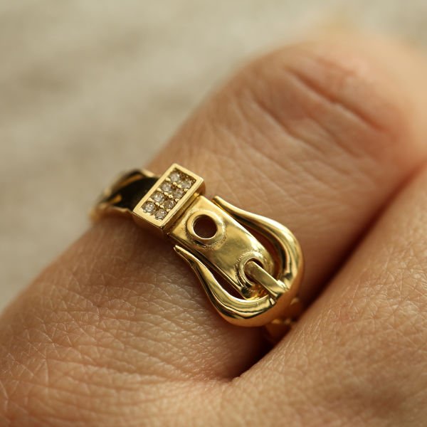 Kemer Figürlü Altın Yüzük