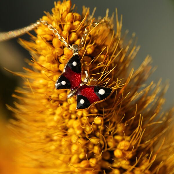 Red Butterfly Kelebek Tasarım Altın Kolye