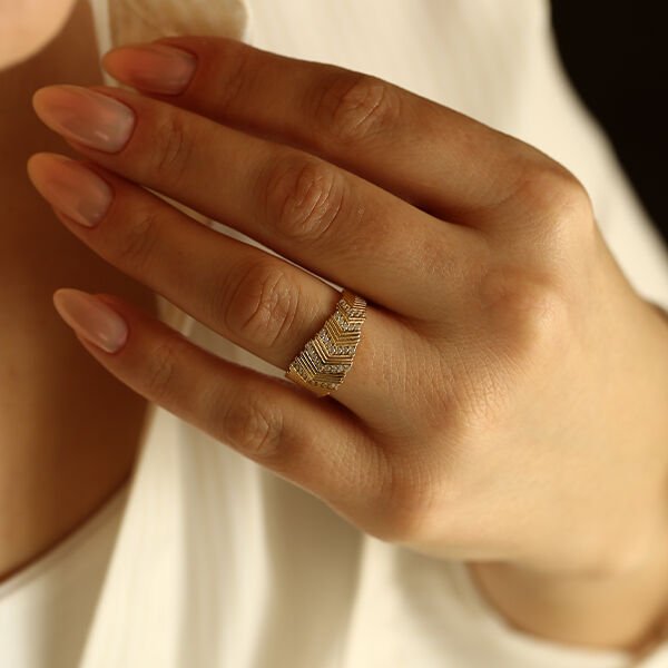 Balıksırtı Tasarım Altın Yüzük