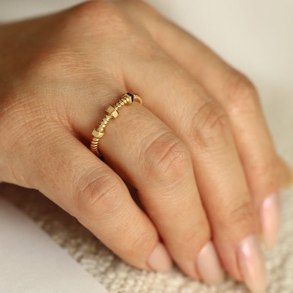 Vera Tasarım Altın Yüzük