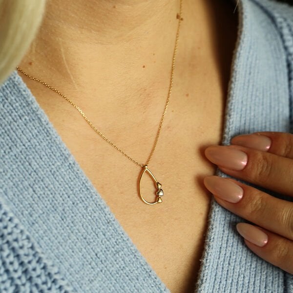 Kalp Detaylı Zarif Altın Kolye