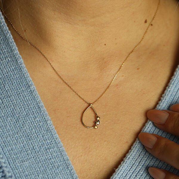 Kalp Detaylı Zarif Altın Kolye