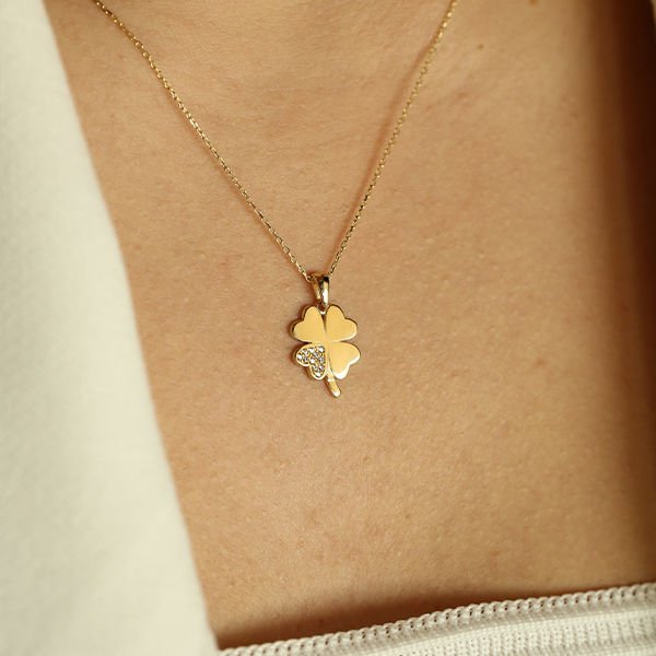 Taş Detaylı Kalp Yonca Altın Kolye