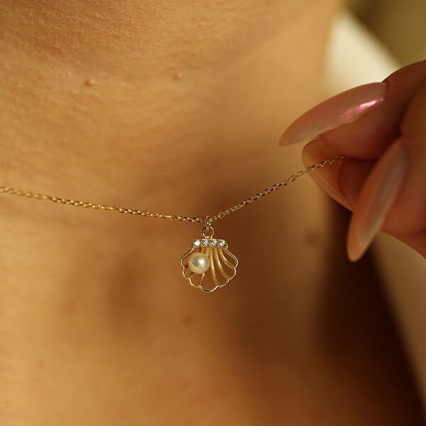 Midye İnci Detaylı Tasarım Altın Kolye