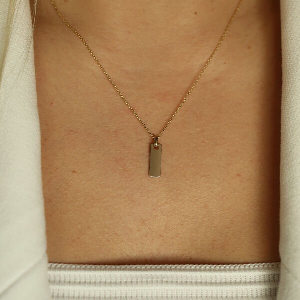 Symbol Dik Plaka Tasarım Altın Kolye