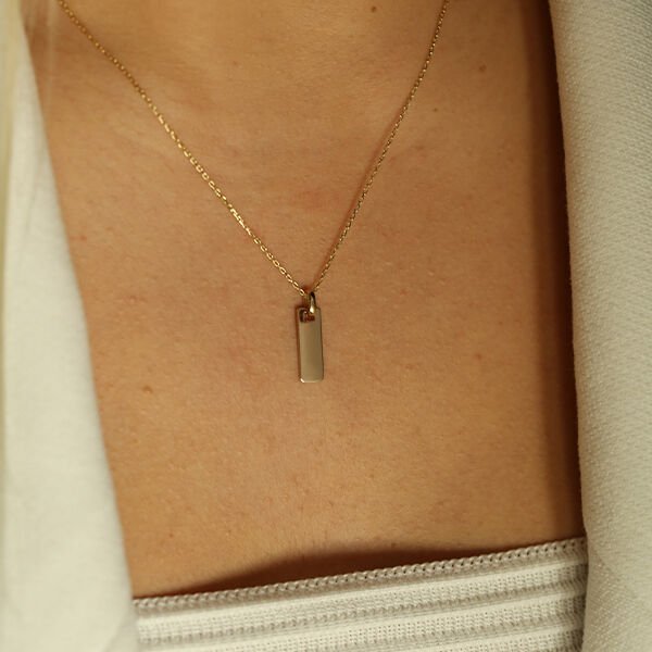 Symbol Dik Plaka Tasarım Altın Kolye