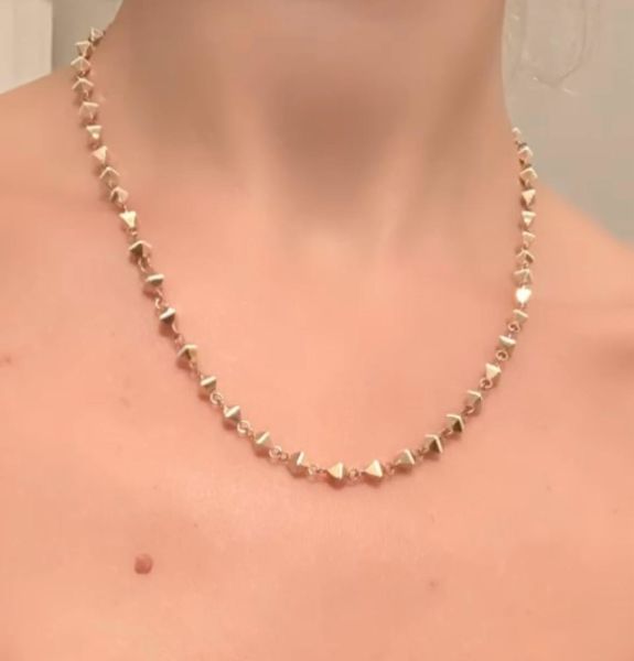 Beyaz mineli Artro kolye