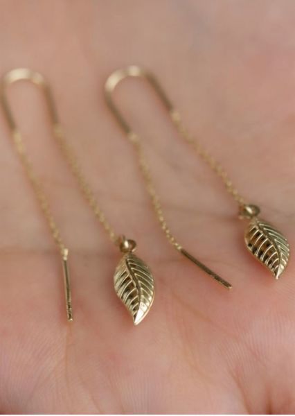 Altın Yaprak Sallantılı Kupe