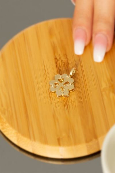 14 ayar altın kalpli yonca kolye ucu