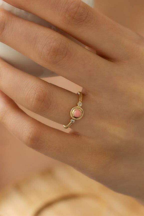 14 ayar altın pembe taşlı yüzük
