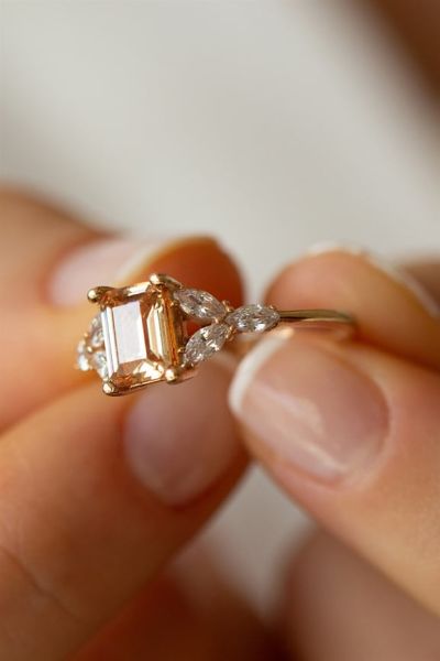 14 ayar altın baget taşlı yüzük