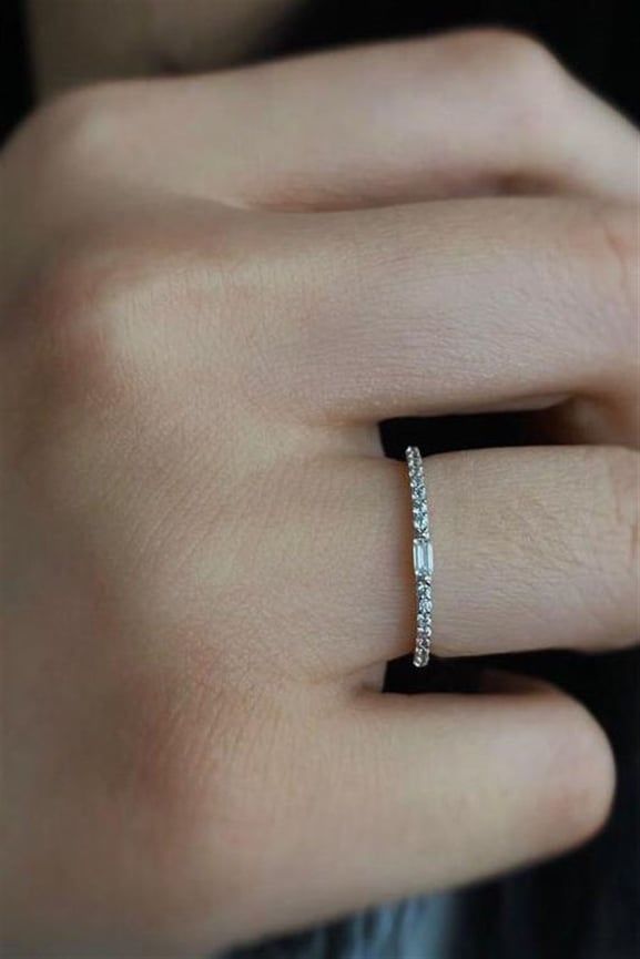 14 ayar altın baget taşlı yüzük