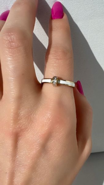 14ayar altın beyaz mineli taşlı yüzük