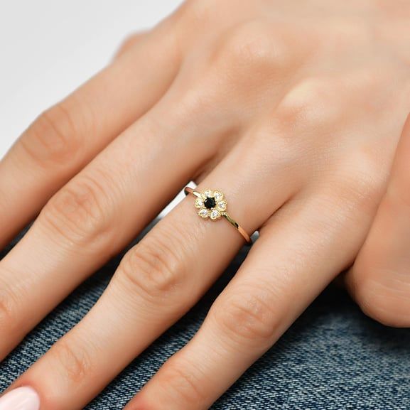 14 ayar altın Baget Çiçek Taşlı Yüzük