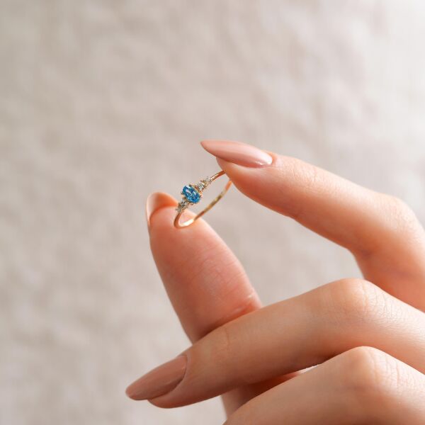 14 AYAR AKUAMARİN  TAṢLI  YÜZÜK