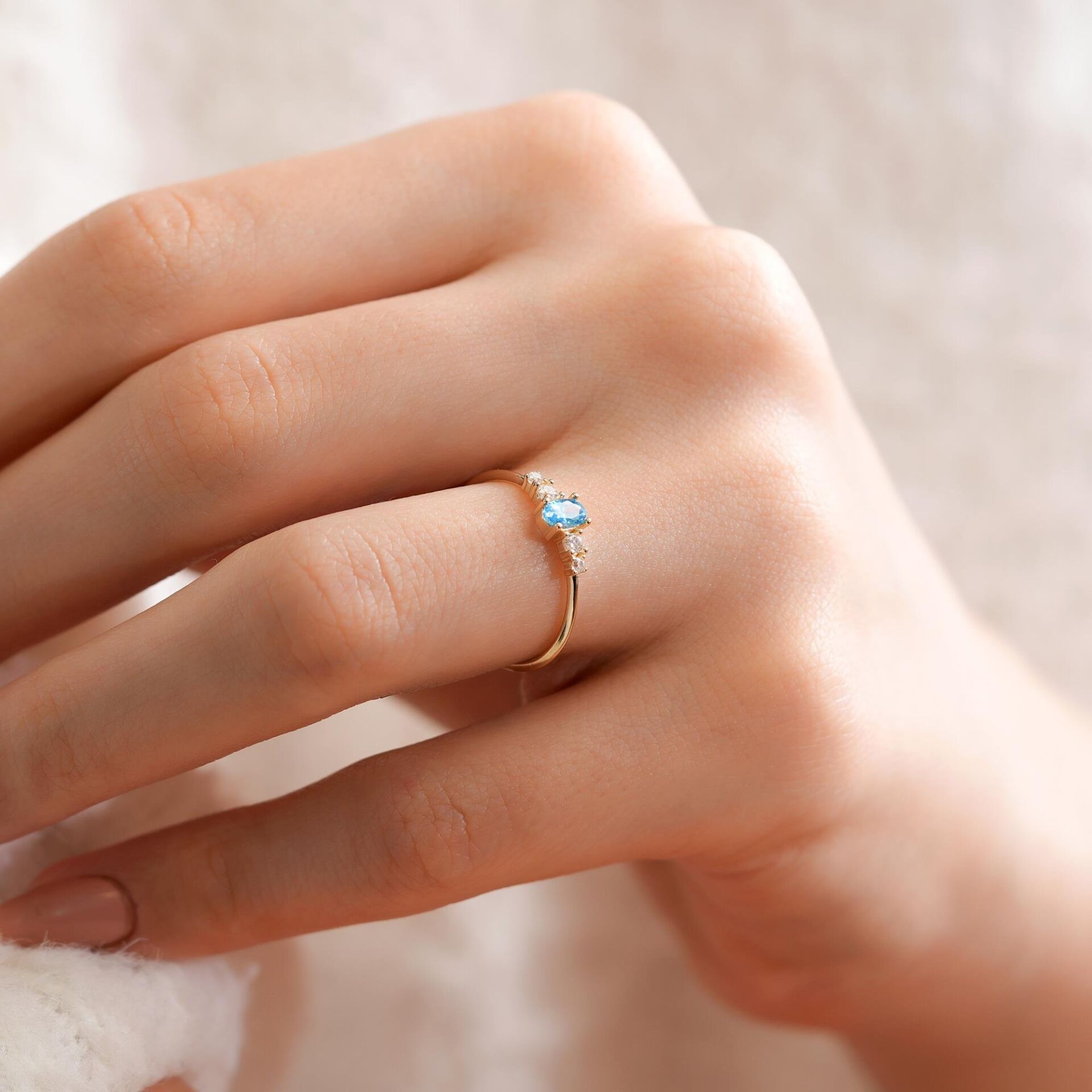 14 AYAR AKUAMARİN  TAṢLI  YÜZÜK