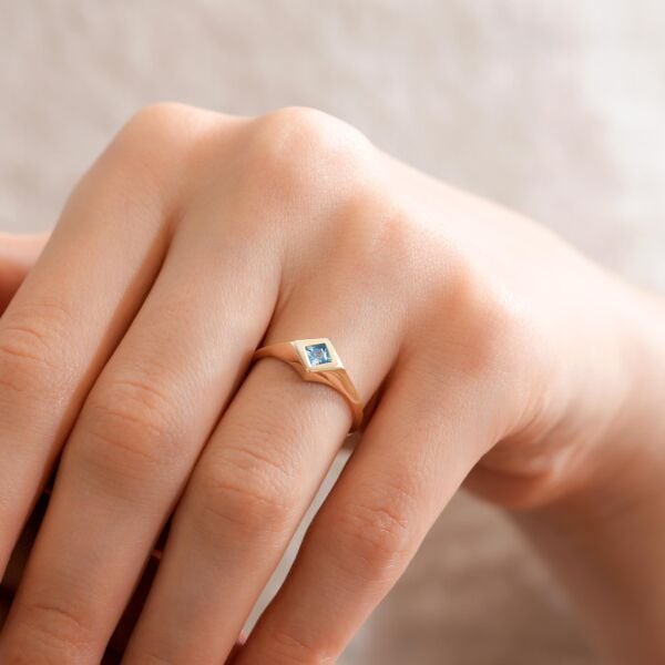 14 AYAR AKUAMARİN TAŞLI GEOMETRİK YÜZÜK